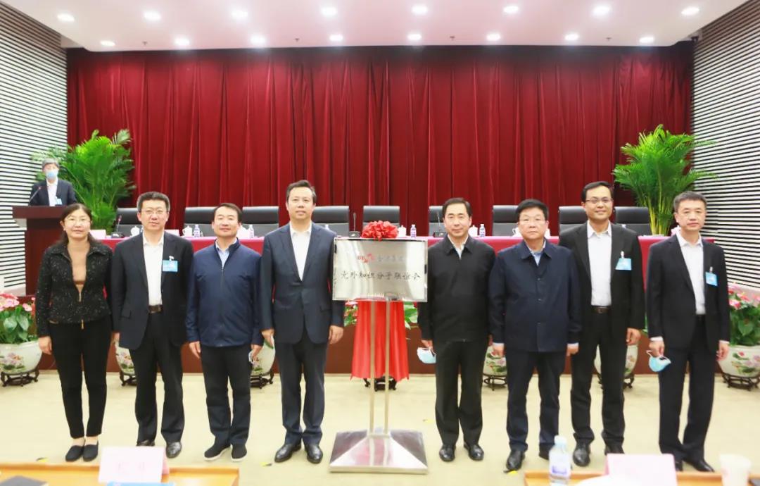 金隅,知識分子,聯誼