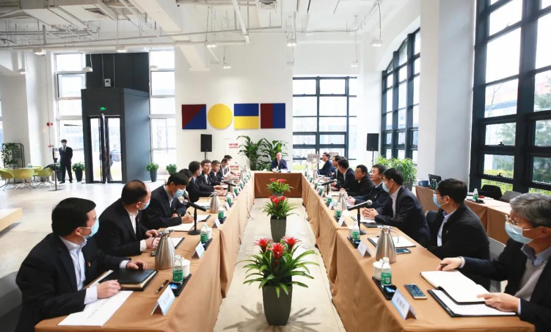 金隅,理論學習,中心