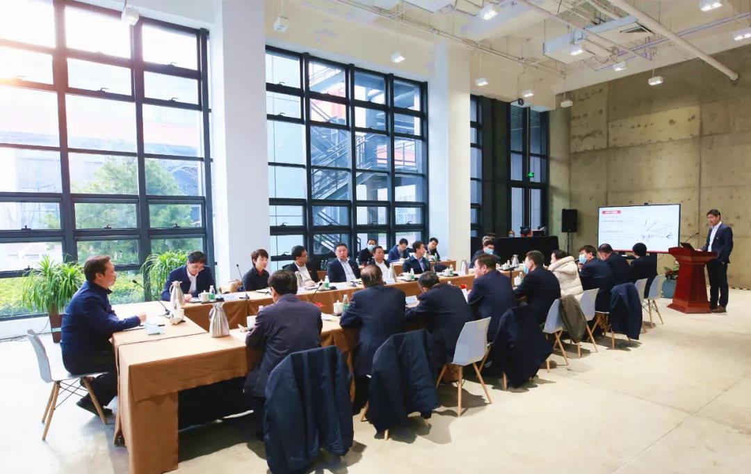 金隅,理論學習,中心